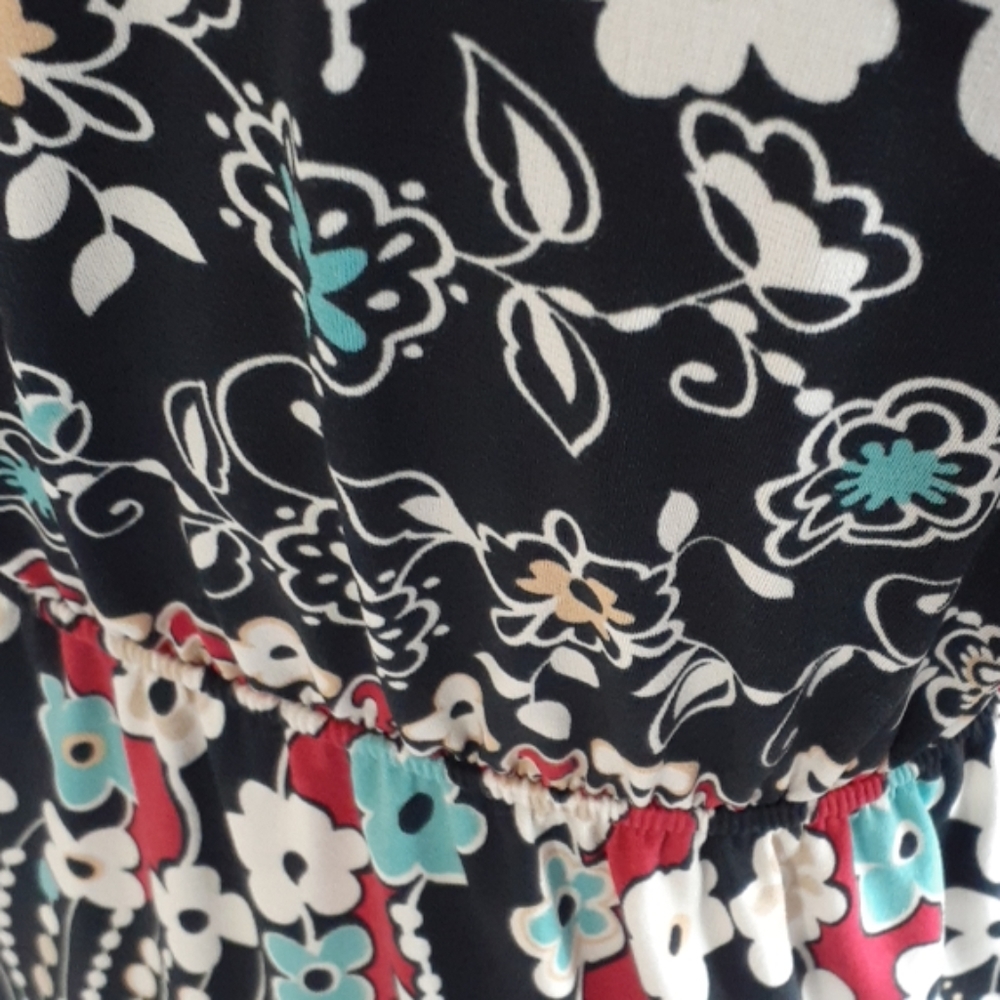 DAY TRIP V-Neck Gathered Ruched Tunic Top - Picture 7 of 7